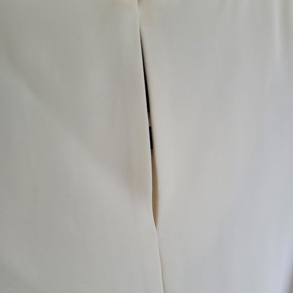 Uniqlo sleeveless crepe top - Picture 3 of 6